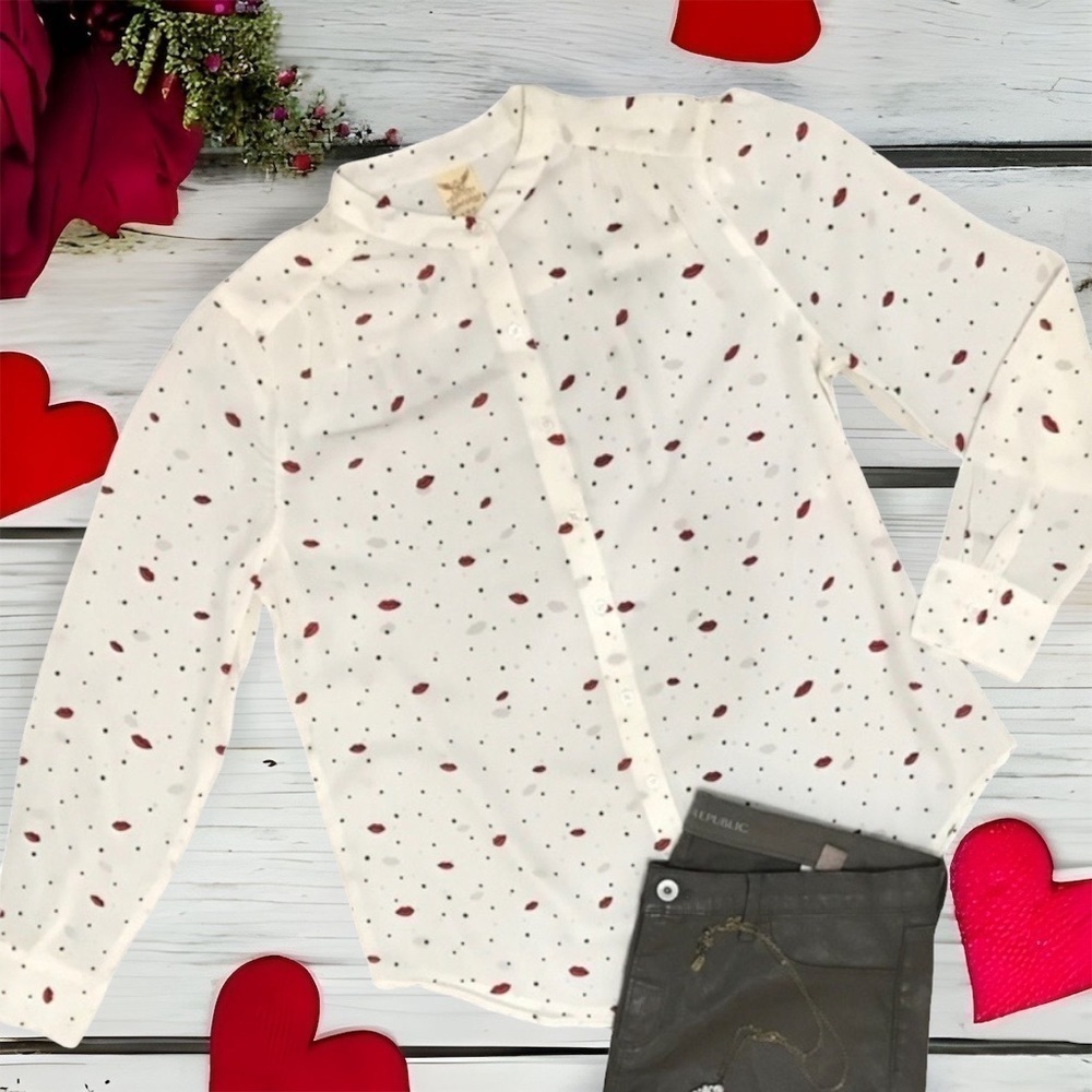 Faded Glory Kisses Lip Print Sheer Button Down Blouse